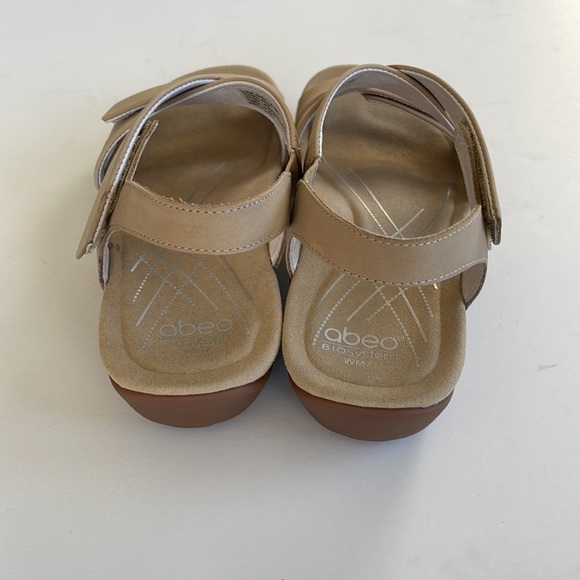 Like New Abeo Biosystem Nude Nubuck Size 7 US - Picture 10 of 12